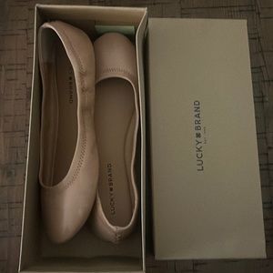 New In Box - Lucky Emmie Flats - Latte